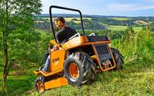 Több fajta modell, az elvégzendő feladatokra szabva.