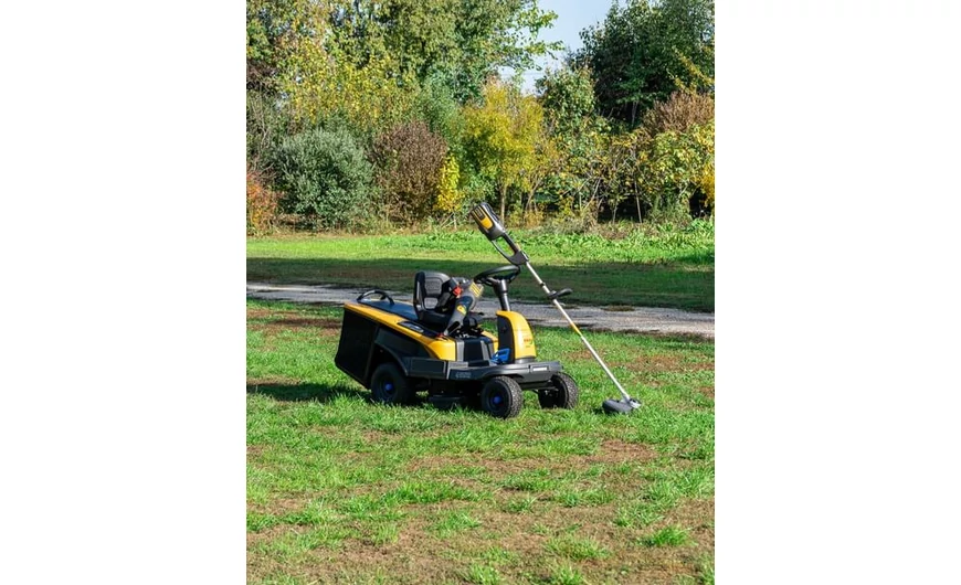 Az Öt Legfontosabb Ok, Miért Válassza a Fűnyíró Traktort a Kertjéhez!